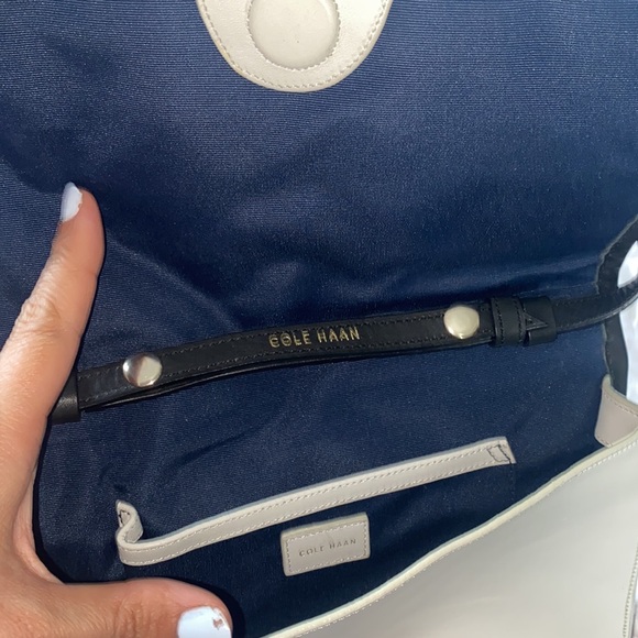 Cole Haan purse barely used - Picture 2 of 4